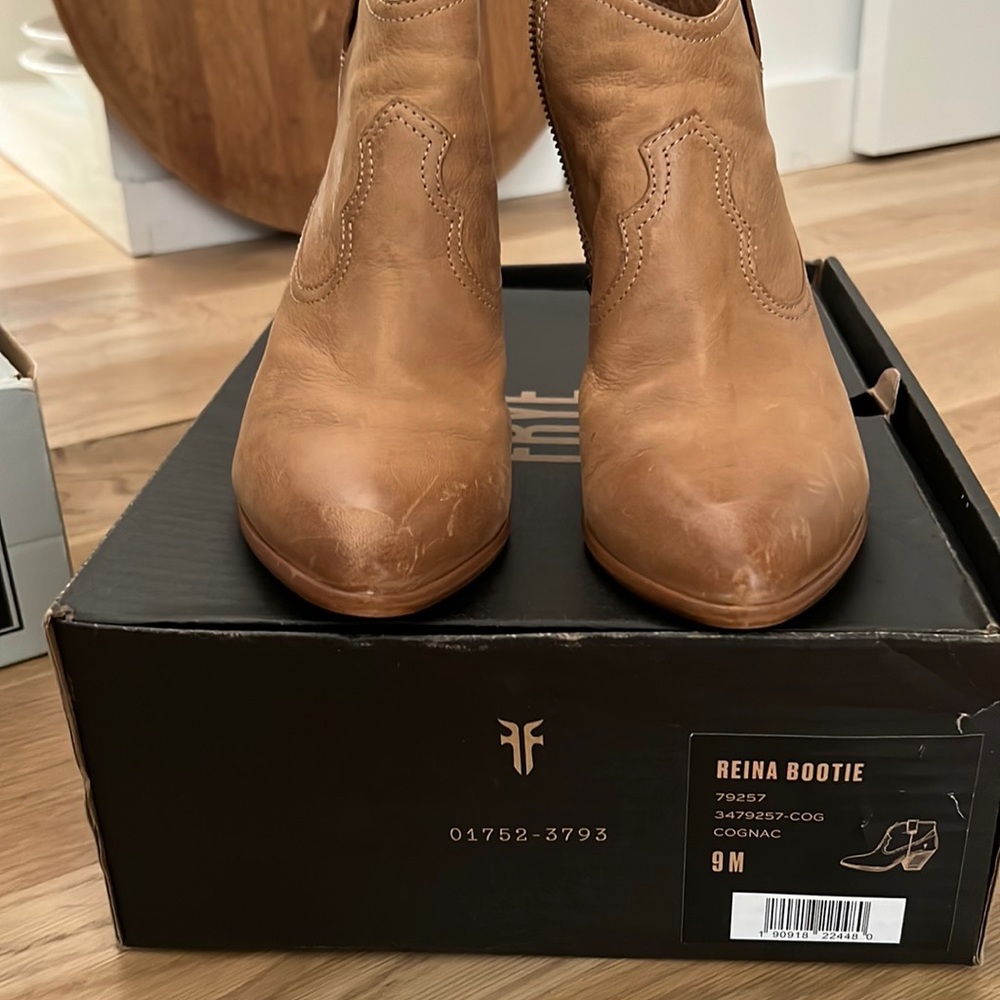 Frye Reina boots size 9 cognac/ tan color